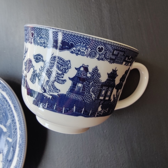 Johnson Bros | Blue Willow Cup & Saucer 🔵 - Picture 5 of 11